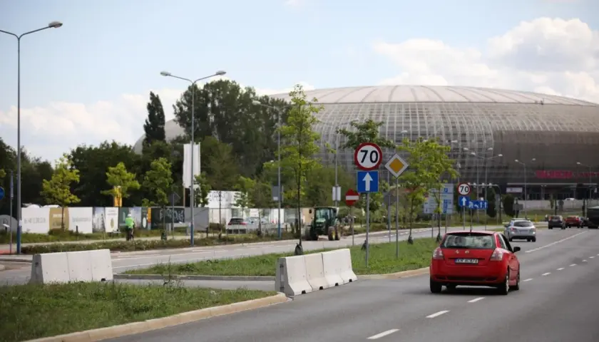 Jak dojechać do osiedla teatralnego w Krakowie – łatwe trasy i transport
