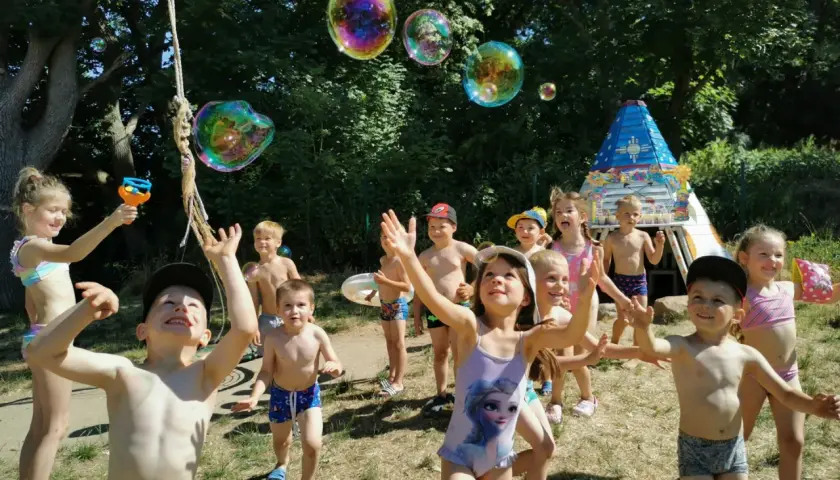 Jak pomóc dziecku w adaptacji do przedszkola i uniknąć stresu