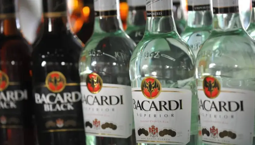 Najlepsze drinki z rumem Bacardi, które zaskoczą Twoich gości
