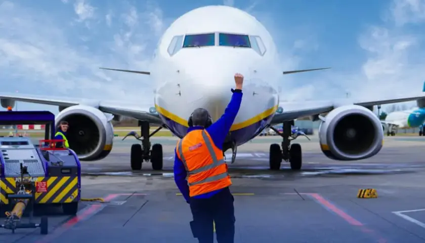 Jak sprawdzić czy lot jest opóźniony Ryanair i uniknąć stresu podróży