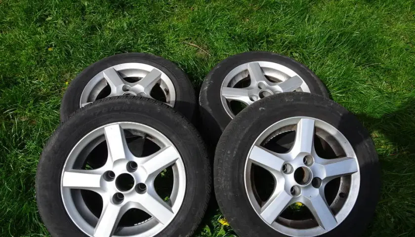 Idealne opony do Peugeot 206 bez przepłacania. Jak wybrać najlepsze?