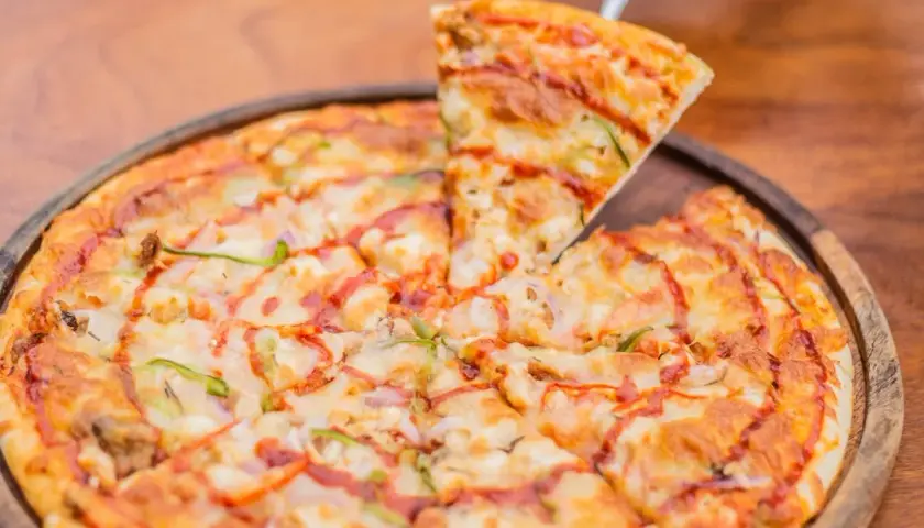 Co czyni pizzę włoską tak wyjątkową i pyszną? To nasz przewodnik