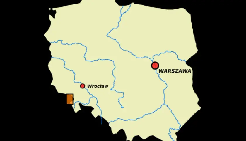 Mapa Polski z zaznaczonym Wrocławiem i Warszawą. Pomarańczowy obszar na południowym zachodzie to Góry Stołowe, województwo dolnośląskie.