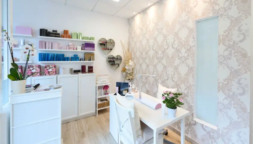 Jak założyć salon manicure: uniknij błędów i zacznij z sukcesem
