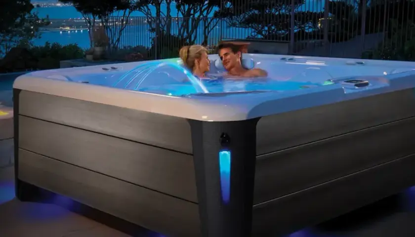 Swim Spa: Czy warto? Koszty, zalety i wybór idealnego modelu
