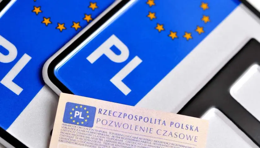 Koszt rejestracji motoroweru: Ile zapłacisz za formalności w urzędzie?