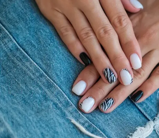 Jakie wzory na krótkich paznokciach zawrócą Ci w głowie? Trendy