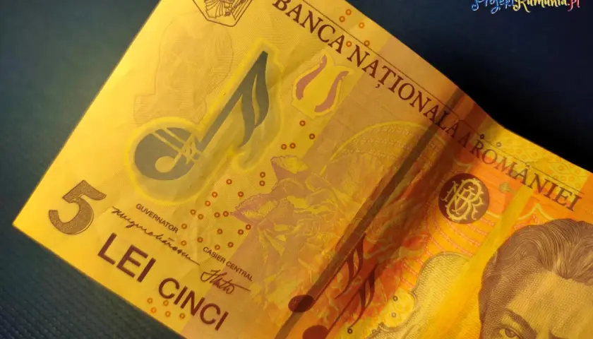 Rumuńska waluta to lej. Na banknocie 5 lei widnieje portret kompozytora George Enescu i nuty.