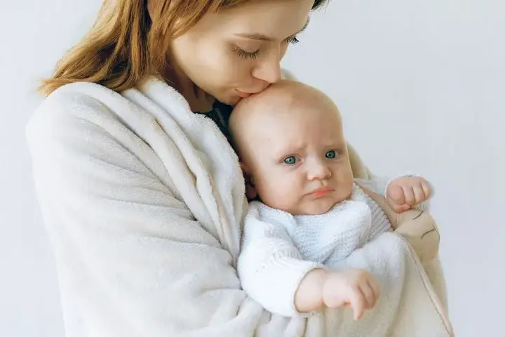 Co na chrypkę u niemowlaka? Poznaj przyczyny i skuteczne metody leczenia