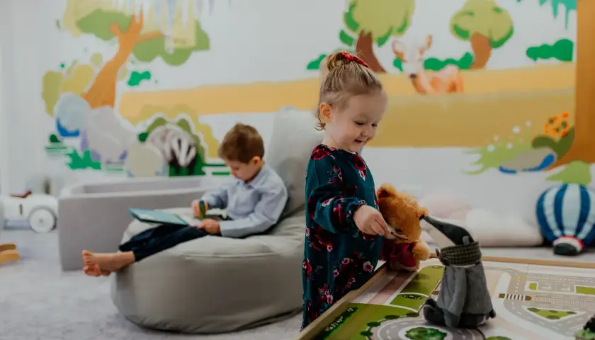 Czy posyłać dziecko do żłobka? Odkryj, co warto wiedzieć przed decyzją