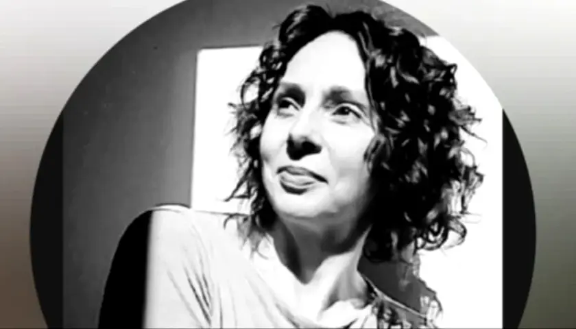 Karolina Kuczyńska w kadrze, jej spojrzenie sugeruje refleksję nad rozstaniem.