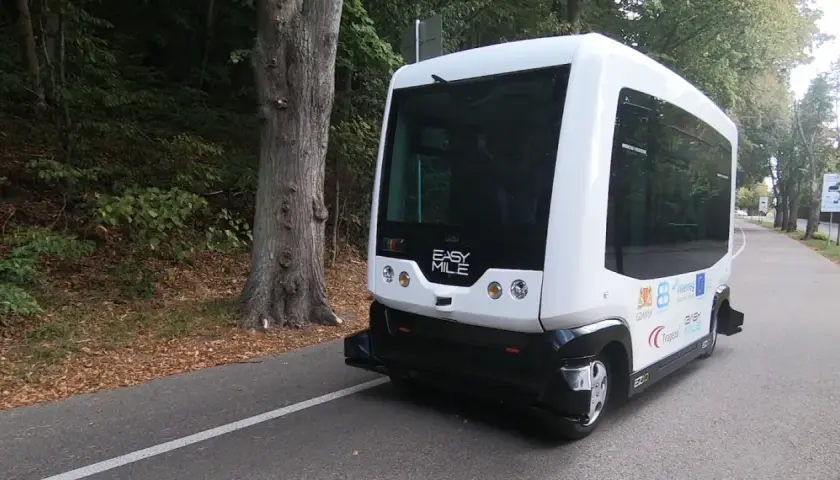 Skąd odjeżdża autobus? Znajdź go szybko i bez stresu!