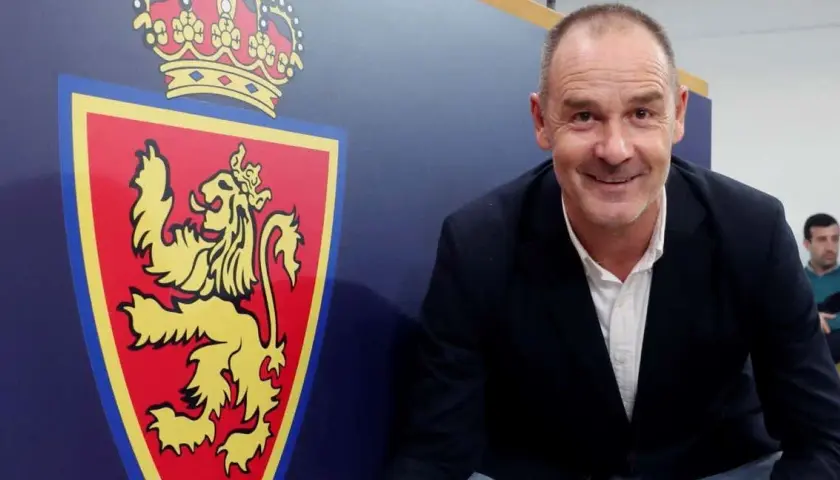 Quién es el entrenador del Zaragoza y qué cambios ha traído