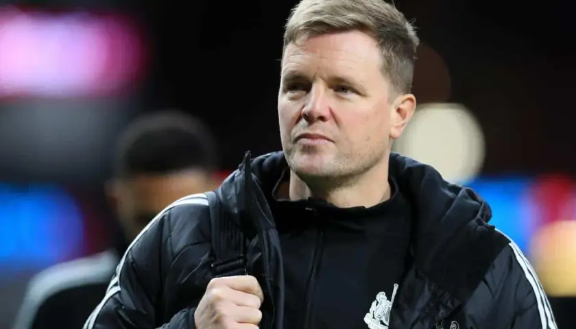 Eddie Howe, menedżer Newcastle, analizuje potencjalne newcastle transfery, przygotowując drużynę do kolejnych wyzwań.
