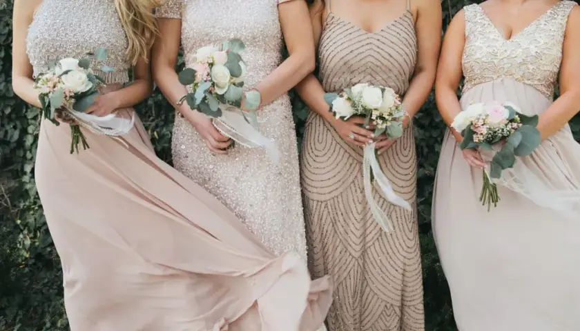 Stylizacje na wesele koleżanki: Jak olśnić? Porady i trendy