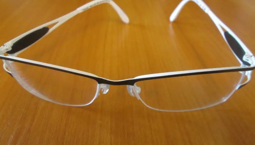 Ile trwa gwarancja na okulary Vision Express i co obejmuje?