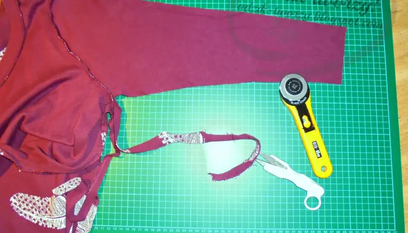 Jak skrócić bluzę? DIY poradnik: z szyciem, bez i ze ściągaczem!