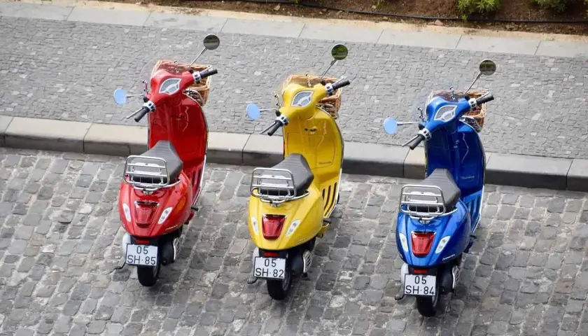 Ile kosztuje ubezpieczenie motoroweru? Poznaj prawdziwe ceny i uniknij wpadki