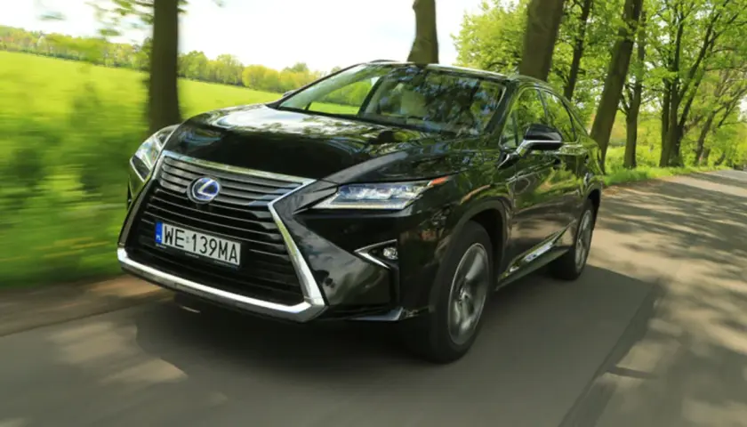 Jaki samochód ma Tusk? Poznaj jego Lexus RX 450h i jego zalety