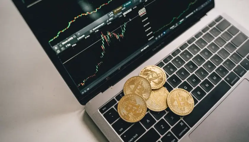 Czym jest liquidity mining? Zrozumienie ryzyk i korzyści