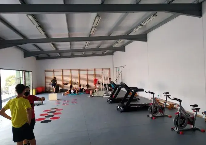 Gimnasio Almozara: servicios completos y actividades que inspiran