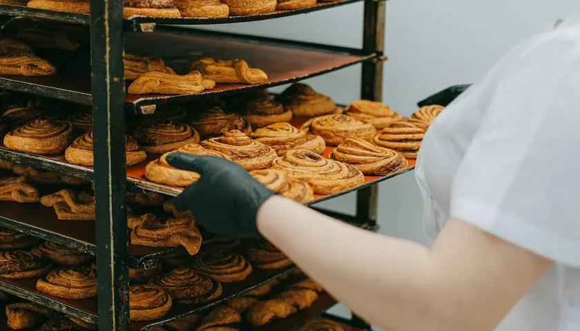7 pysznych przekąsek z gotowego ciasta na pizze. Sprawdzone przepisy