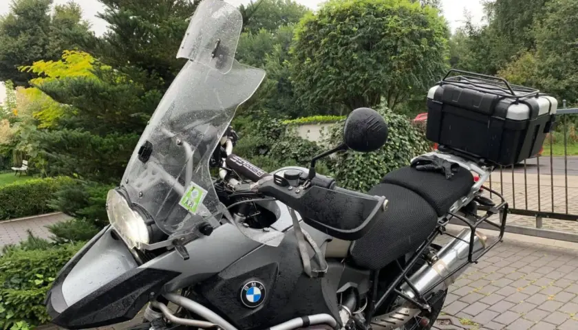 Koniec z szumem! Jak dobrać deflektor motocyklowy krok po kroku?