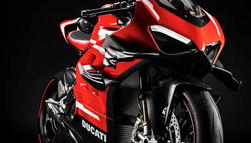 La Ducati más cara, una obra maestra roja y negra con detalles en fibra de carbono, lista para la velocidad.