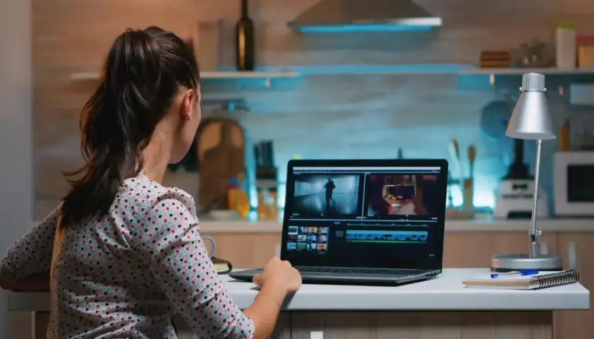 Na czym oglądać filmy w internecie? Oto najlepsze platformy i porady