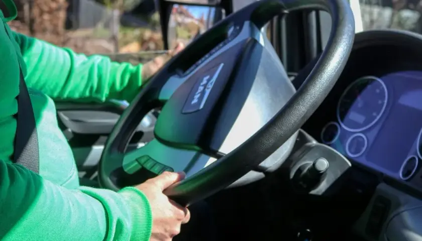 Ile miesięcy przed 18 można zdawać prawo jazdy? Fakty i terminy