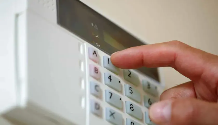 Jak zresetować alarm w domu i uniknąć fałszywych alarmów