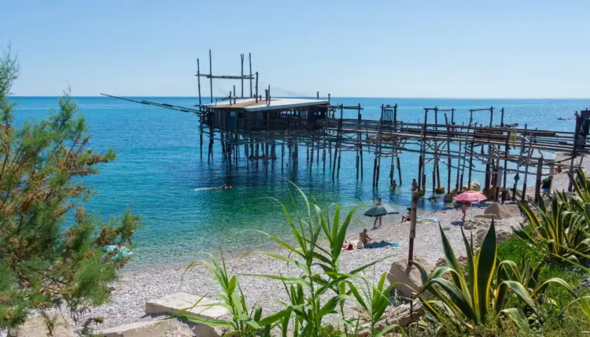 Spiagge Abruzzo: Guida completa tra sabbia, trabocchi e natura