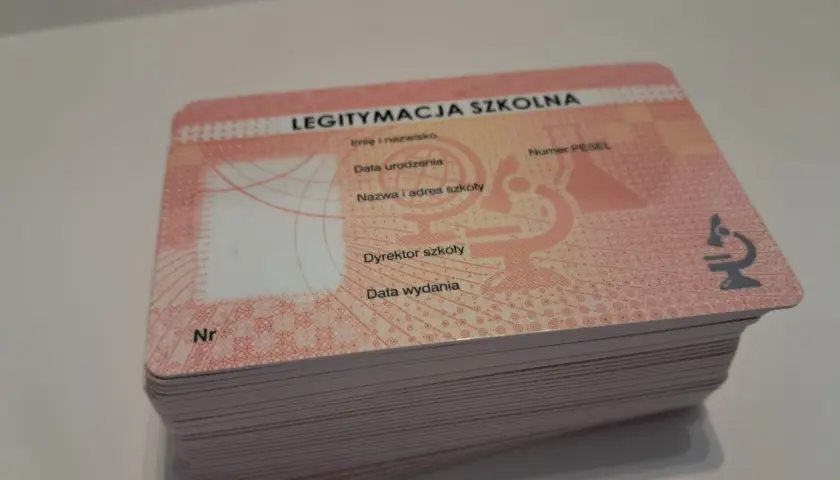 Czy na legitymację szkolną można kupić alkohol? Sprawdź prawdę!
