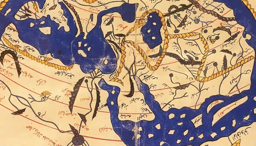 Fragment średniowiecznej mapy świata z widocznymi wodami i lądami, ozdobiony arabskim pismem.