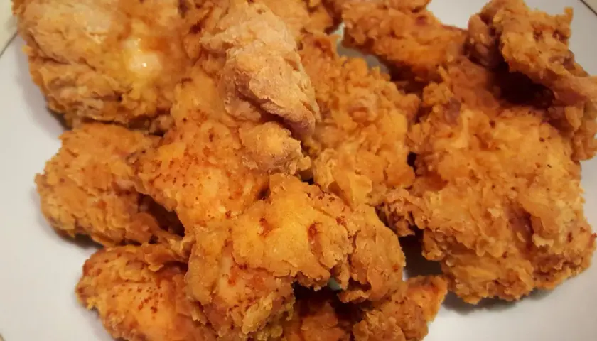 Jak z KFC stripsy - łatwy przepis na chrupiące kurczakowe paski