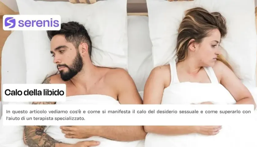 Coppia a letto, distanti. L'articolo affronta il calo della libido e come superarlo con un terapista.