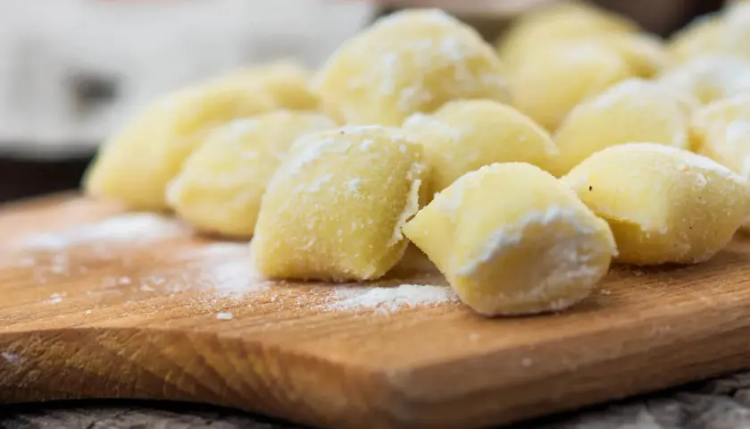 10 dag mąki ziemniaczanej ile to szklanek? Prosty przelicznik i porady kulinarne
