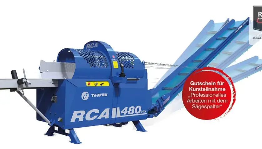 Blauer Sägespaltautomat Tajfun RCA 480 joy mit Förderband. Ideal für professionelles Arbeiten mit dem Sägespalter.