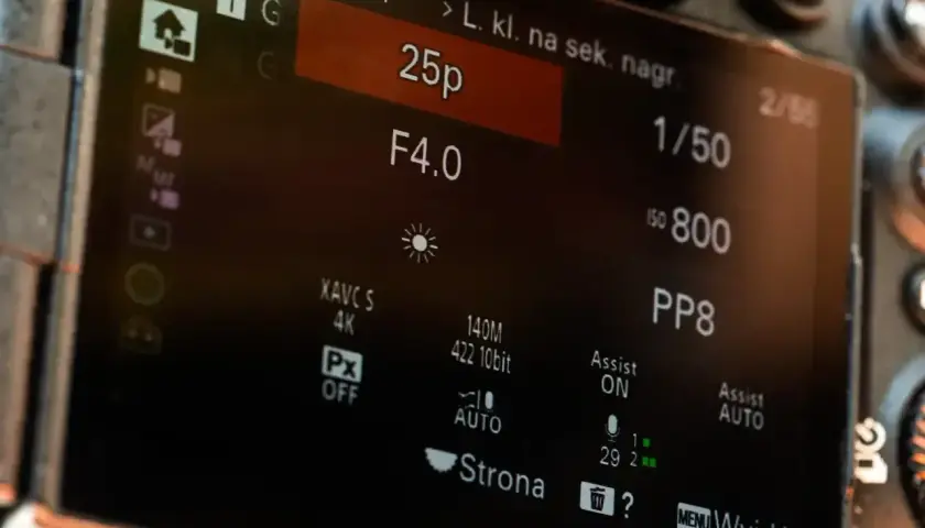 Ustawienia aparatu: 25p, F4.0, 1/50, ISO 800. Idealne parametry, by zacząć nagrywać timelapse.