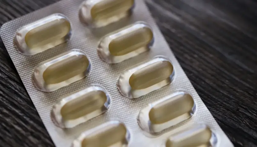 Confezione di capsule trasparenti. La duloxetina a cosa serve? Per alleviare dolore e depressione.