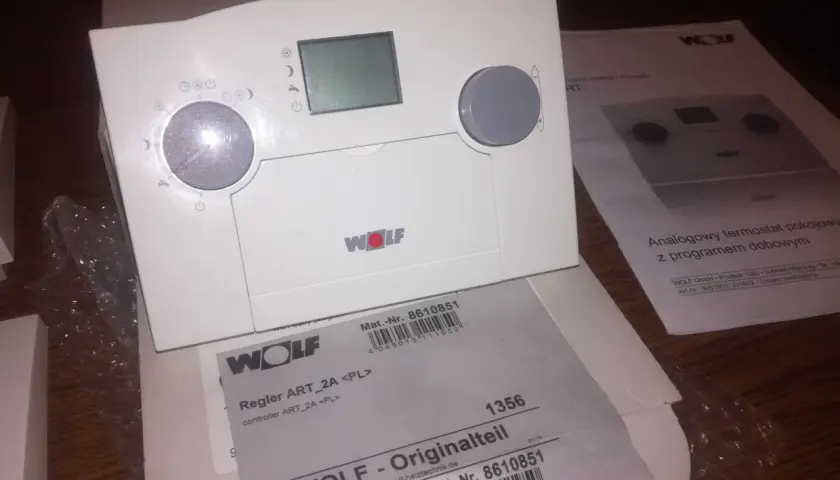 Termostat pokojowy WOLF do pieca gazowego, model ART_2A. Idealny do serwisu pieca gazowego WOLF.