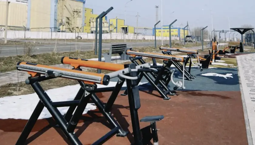 Siłownia plenerowa jako sposób na aktywność blisko domu