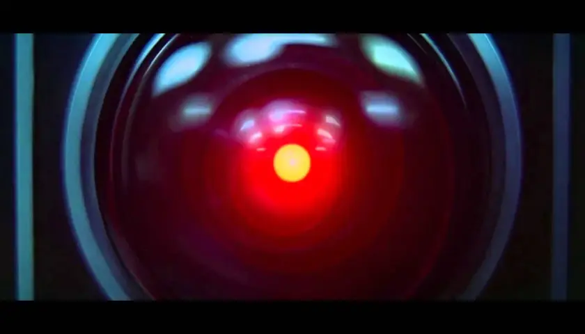 L'occhio rosso di HAL 9000, simbolo del significato di 2001 Odissea nello spazio: intelligenza artificiale e coscienza.