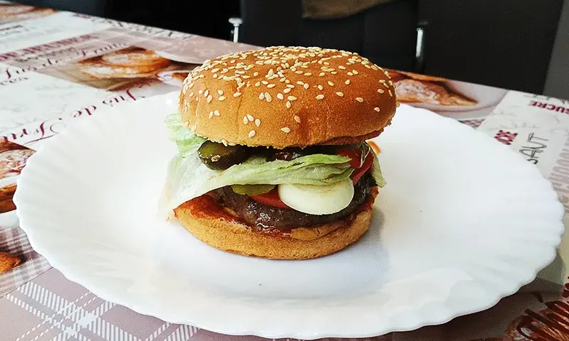 Jak zrobić hamburgery - prosty przepis na pyszne domowe burgery