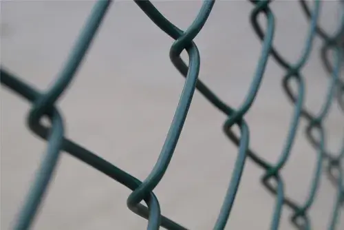 Ile kosztuje ogrodzenie z siatki? Sprawdź ceny i ukryte koszty