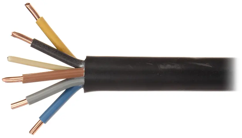 Sześciu żyłowy kabel yky 3x6 z miedzianymi przewodami w izolacjach: żółtej, czarnej, beżowej, brązowej, szarej i niebieskiej.