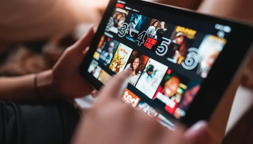 Jak pobrać film z Netflix i uniknąć problemów z dostępnością