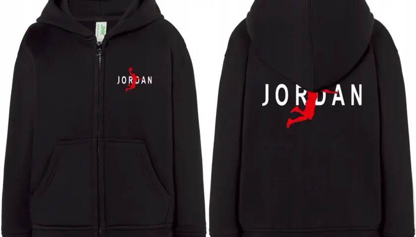 Czarna bluza z kapturem Jordan 23 z przodu i z tyłu. Logo Jumpman na piersi i plecach.