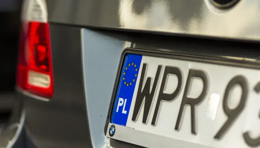 Jak znaleźć kierowcę po numerze rejestracyjnym i uniknąć problemów prawnych