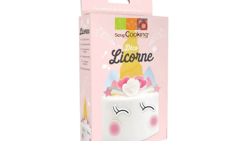 Boîte de décorations pour gâteaux licorne. Une feuille azyme est incluse pour créer des pâtisseries magiques.